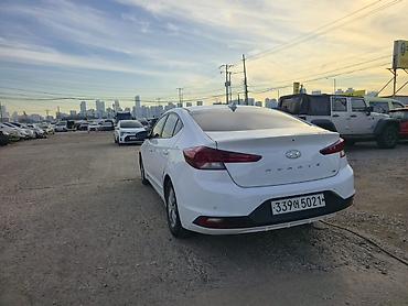 Hyundai: Hyundai Elantra: 2020 г., Седан — 6