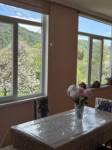 Günlük kirayə evlər: 50 kv. m, 4 otaqlı, Kombi, Qaz, İşıq — 1