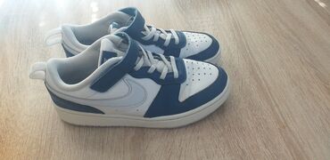 obuca lara: Nike, Size - 35