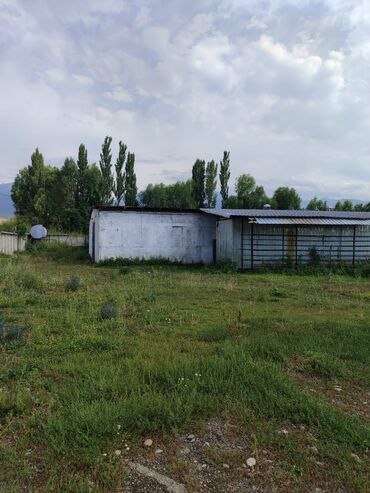 Другая коммерческая недвижимость: Продаётся земельный участок 30 соток. На территории имеется здания 500 — 10