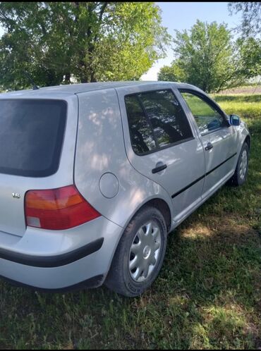 Volkswagen: Volkswagen Golf: 2002 г., 1.6 л, Механика, Бензин, Хэтчбэк