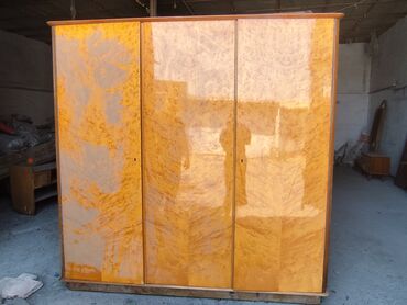 Спальные гарнитуры: Спальный гарнитур, Б/у, Двуспальная кровать, Шкаф, Трюмо, Другая страна производитель, Дерево, Платная доставка, цвет - Оранжевый at lalafo.kg — 9 Спальные гарнитуры: Спальный гарнитур, Б/у, Двуспальная кровать, Шкаф, Трюмо, Другая страна производитель, Дерево, Платная доставка, цвет - Оранжевый — 9