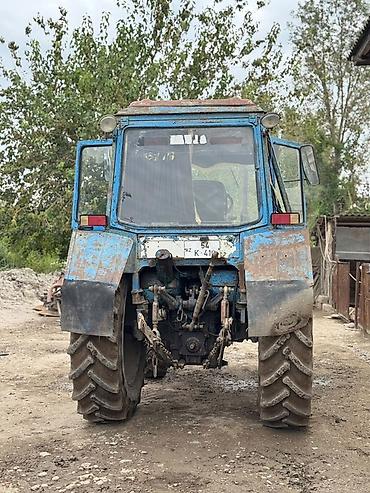 traktor 1221: Mtz82 hər birşeyi işləkdir hec bir problemi yoxdu təkərləri 89 — 1