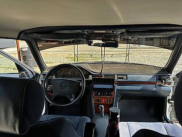 smart open: Mercedes-Benz W124: 1994 г., Автомат, Седан — 2