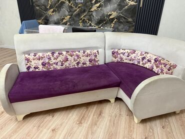 журнальный стол из двигателя: Угловой диван, Б/у, Раскладной, Нет доставки