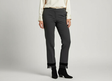 stradivarius spodnie z diamencikami: RIANI, Material trousers for women, size S