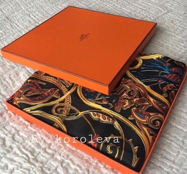 Baş geyimləri: Brend şərflərin və yaylıqların replikası, qiymətlər 25 manatdan — 1