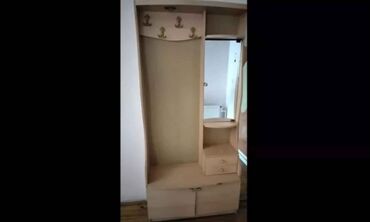 барби шкаф для одежды: ШКАФ В ПРИХОЖУЮ. 
В НОРМАЛЬНОМ СОСТОЯНИИ.
watsapp 055 415 00 24