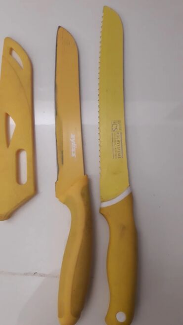 Посуда: Супницачашки,вилки,ножи,Шейер,чайник чугун,молочница,и.т.далее — 15