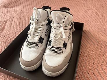 Кроссовки, 39, 39.5, 40, Air Jordan, Б/у, цвет - Белый, Самовывоз, Платная доставка