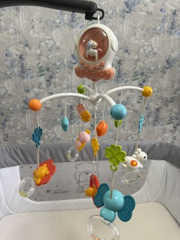 Beşiklər: Oğlan və qız üçün, Dördbucaq, Beşik, Dəst ilə, Matras ilə, Yellənmə mexanizm ilə — 8