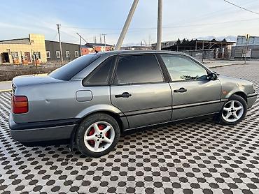 Volkswagen: Volkswagen Passat: 1994 г., 1.8 л, Механика, Газ, Седан — 4