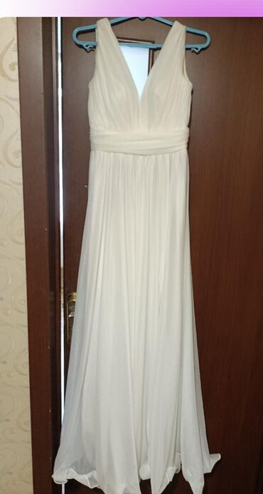 каролина валиант шубы в баку цены: Ağ rəngli uzun ziyafət/nikah paltarı - Model: axıcı, A-kəsim siluet -