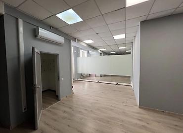 центр: Аренда офисов, 350 м², В жилом комплексе, 1 линия, С оборудованием, С отдельной кухней — 2