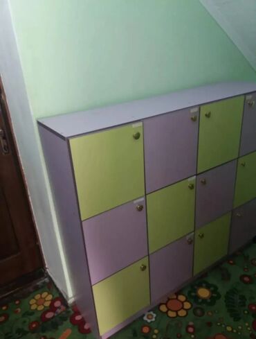 Двухъярусные детские кровати: Срочно продаю ‼️‼️‼️ ✅ Детские кроватки - 5шт×4= 20мест. ✅ Шкафчики - — 3