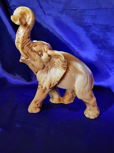 Figure: Figura nova slona iz 70,80ih godina. Figura slona po tradiciji — 1