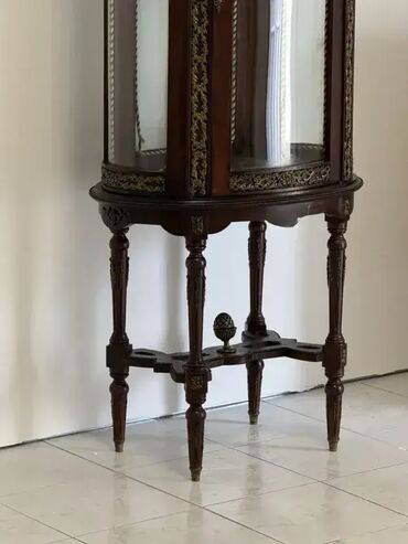 dimenzije ugaone garniture: Stilska vitrina / kristalijera 🪞 Dobro stanje 💚 Zeleni mermer
