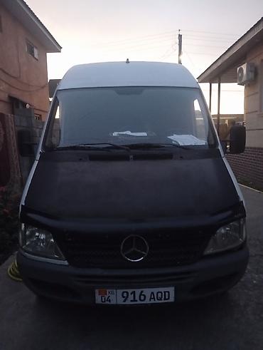 зеркало спринтер 906: Mercedes-Benz Sprinter, белый фургон (номер KG 04 916 AQD). - Кузов — 1