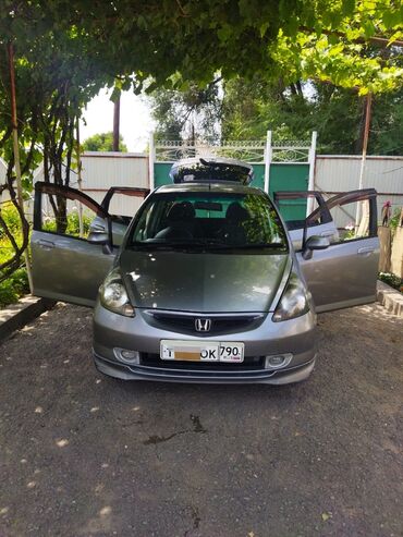 машина fit: Honda Fit: 2004 г., 1.5 л, Вариатор, Бензин, Универсал