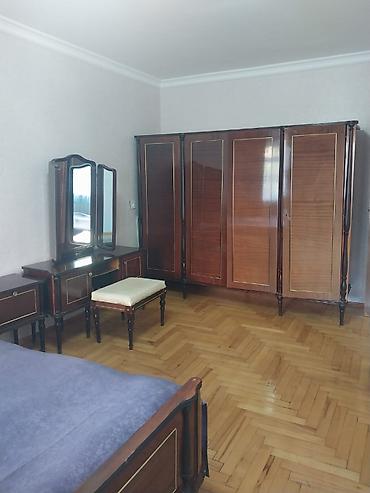 iceriseher ev satilir: Bakı, 3 otaqlı, Köhnə tikili, m. Neftçilər, 55 kv. m — 10