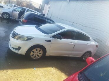 Kia: Kia Rio: 2015 г., 1.6 л, Механика, Бензин, Седан — 4