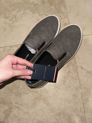 джинсы женские tommy hilfiger: Новая обувь, оригинал 100%. Размер 42