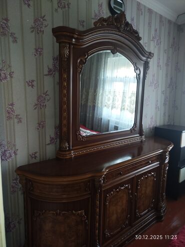 Komodlar: İşlənmiş, Güzgülü — 1