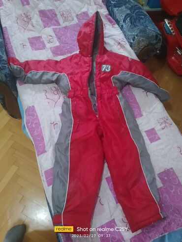 velicina odeće za bebe: 110-116, bоја - Crvena