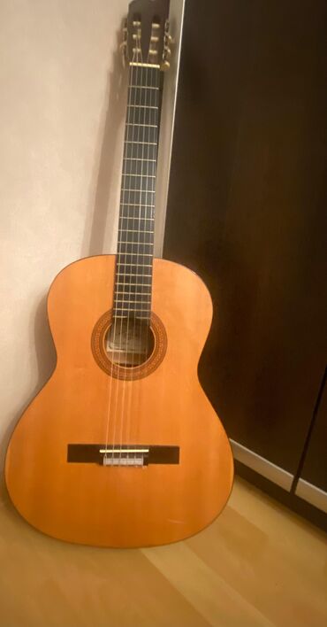пианино сколько стоит: Klassik gitara satilir. Hohner firmasına mexsusdur, Alman istehsali