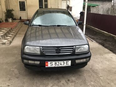 срочно продаю машину бишкек: Volkswagen Vento: 1992 г., 2 л, Механика, Бензин, Седан