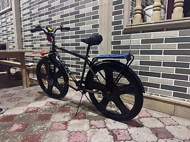 velosiped acari: Şəhər/əzinti tipli velosiped - Rəng: qara, narıncı elementlərlə - — 1