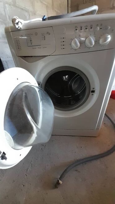 Стиральные машины: Стиральная машина Indesit, Б/у, Автомат, До 5 кг, Компактная