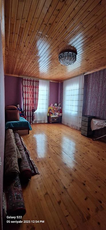 Həyət evləri və villaların satışı: Satılır: həyət evi və əlavə tikili - İki mərtəbəli ağ rəngli həyət — 34
