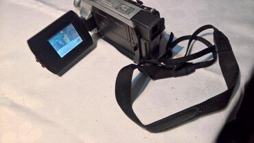 Video kamere: 1. Panasonic NV-GS75 - Camcorder - 540 Kpix - optical zoom: 10 x - — 2
