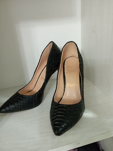 global обувь: Туфли 37, цвет - Черный