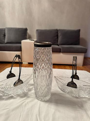 xrustal vaza: Kəsmə naxışlı büllur süfrə dəsti konfet qapı ve vaza - Tərkib: 1 ədəd — 1