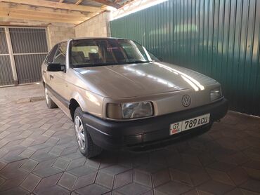 Volkswagen: Volkswagen Passat: 1989 г., 1.8 л, Механика, Бензин, Седан