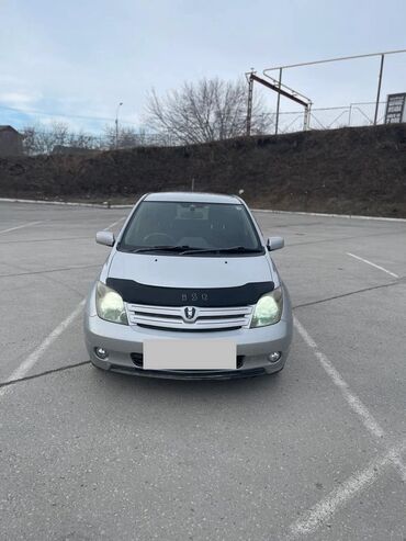 Toyota: Toyota ist: 2002 г., 1.5 л, Автомат, Бензин, Универсал