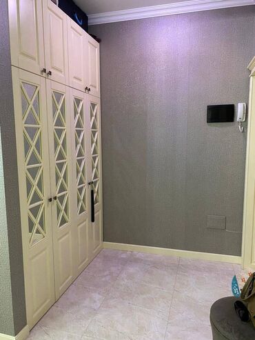 Yeni tikili: 3-cü mikrorayon, 3 otaqlı, Yeni tikili, m. 20 Yanvar, 152 kv. m — 11