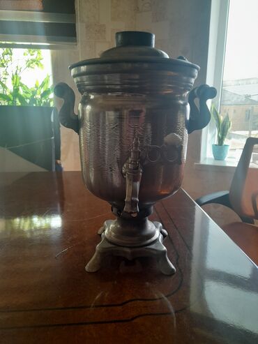Сервировочные аксессуары: Klassik metal samovar - Material: möhkəm metal korpus, relyef naxışlı