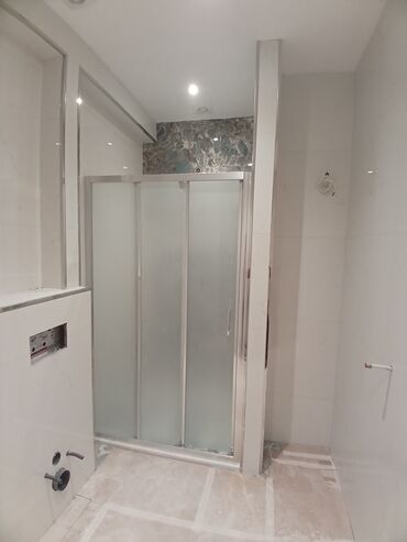 Duş kabinaları, arakəsmələr: Yeni Arakəsmə, Künc üçün, Pulsuz çatdırılma — 1