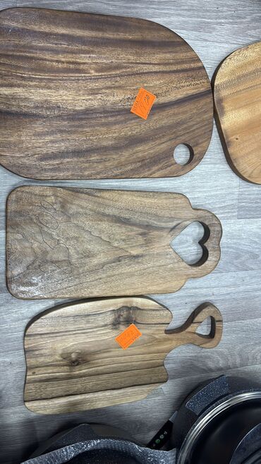 Подносы: Плотная разделочная/серव्हизная доска из настоящей древесины — 3