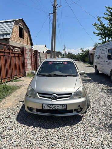 срочно срочно продаю машина: Toyota Platz: 2002 г., 1.5 л, Автомат, Бензин, Седан