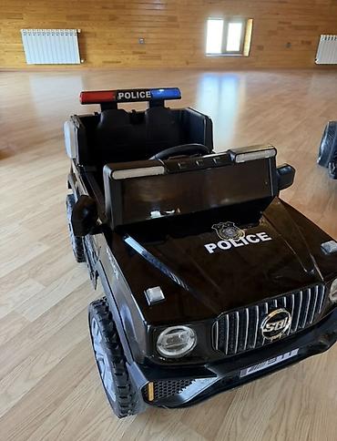 polis paltosu: Uşaqlar üçün təhlükəsiz və əyləncəli səfərlər üçün nəzərdə tutulmuş — 1