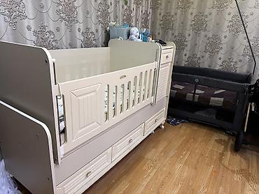 stullar ikinci el: Uşaq beşiyi – komod və alt çəkiclərlə birlikdə kombinə edilmiş model — 1