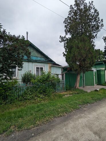 продаю дом район пишпек: Дом, 1500 м², 4 комнаты, Собственник, Старый ремонт