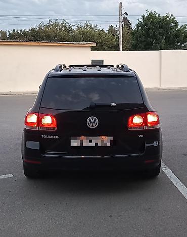 touareg: Volkswagen Touareg V6 – qara rəng, tam ölçülü premium SUV — 3