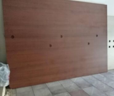 Aş qazanı: Mebel taxtasi call cetr masasi kimi istifade olunub şəkilde olduqu