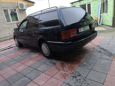 Volkswagen: Volkswagen Passat: 1993 г., 1.8 л, Механика, Бензин, Универсал