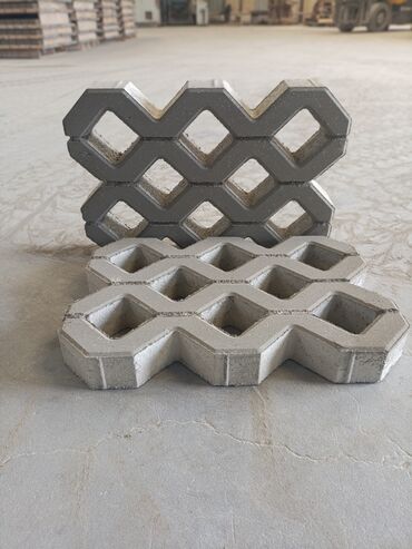 Beton bardürlar: Məhsul: Beton səki daşları və bordürlər Təsvir: - Vibropress üsulu — 2